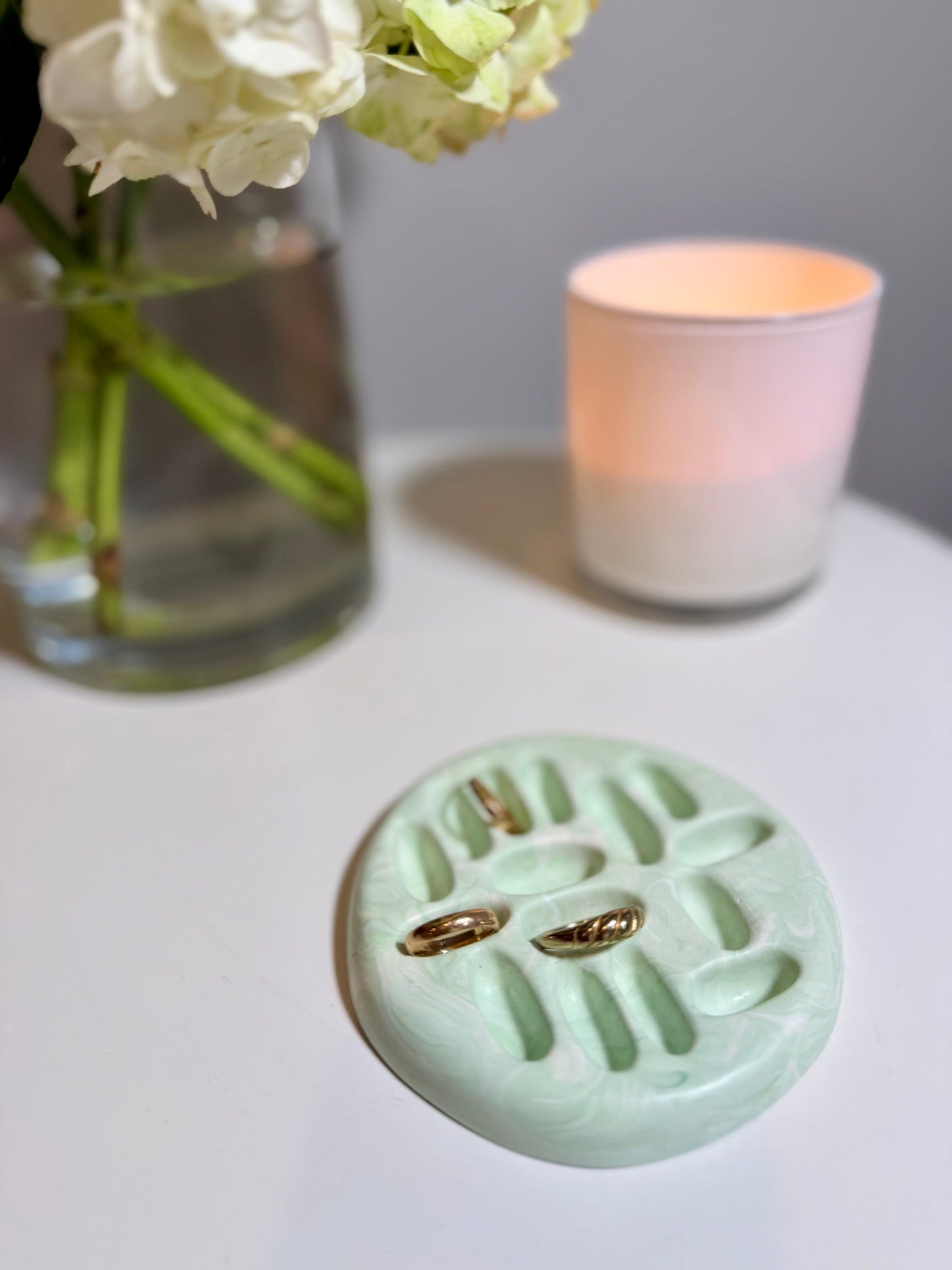 Fossil Form Ring Dock in Pistachio