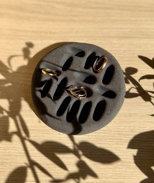 Fossil Form Ring Dock in graphite- fine stone finish