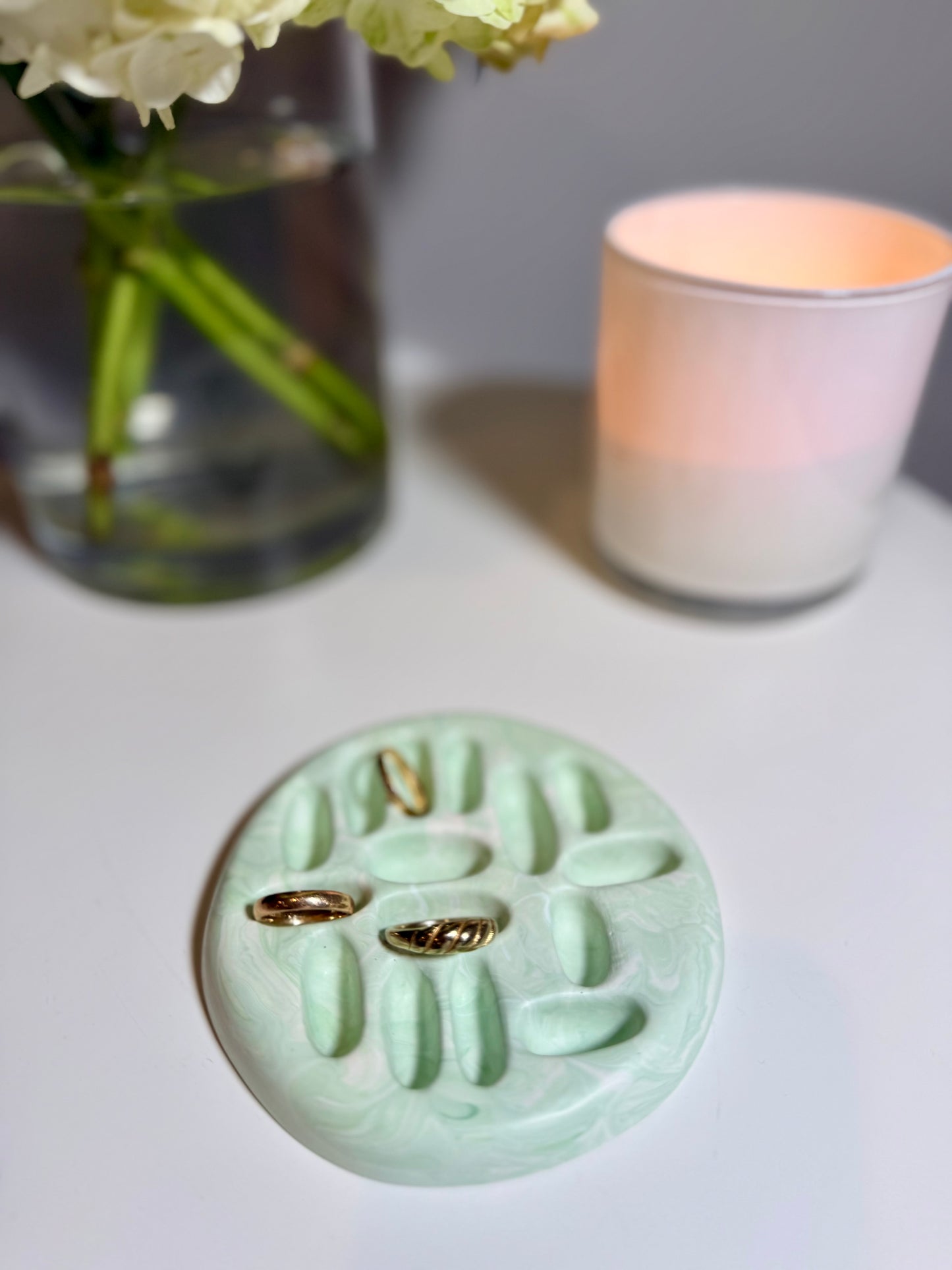 Fossil Form Ring Dock in Pistachio